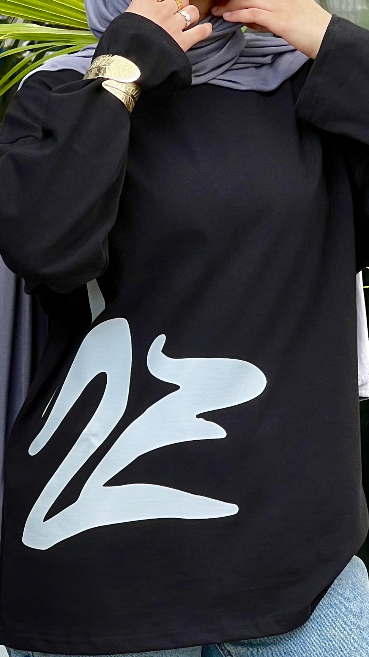 BLACK LONG SLEEVE T-SHIRT