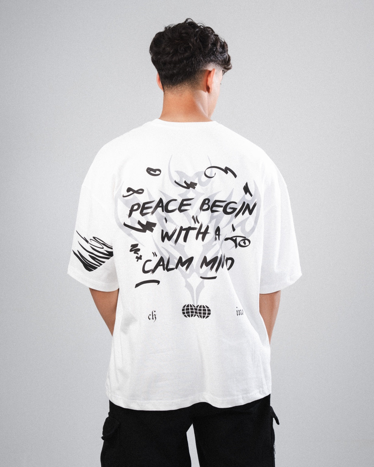 WHITE T-SHIRT