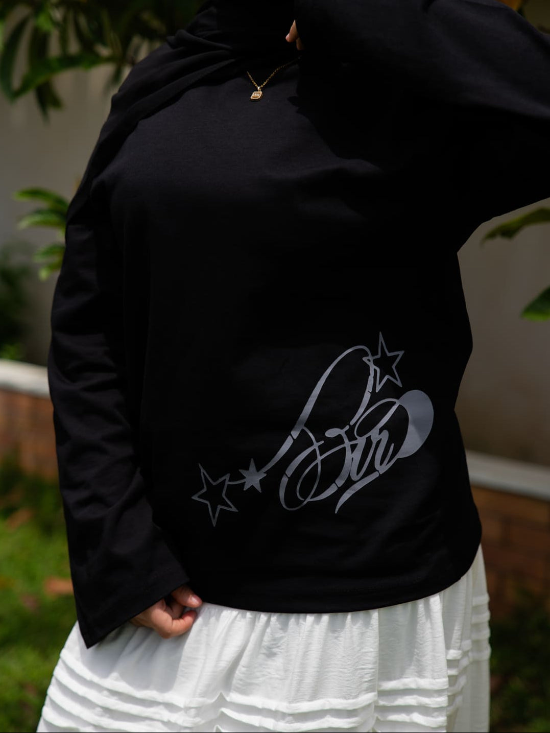 BLACK LONG SLEEVE T-SHIRT